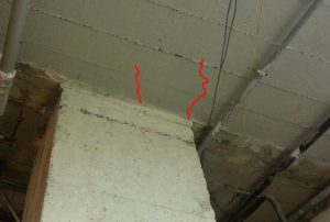 Fisuras por punzonamiento en una losa. Caso de estudio